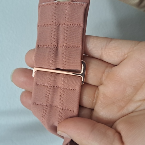 Shade & Shore bikini top Only size 36DD - Picture 4 of 5